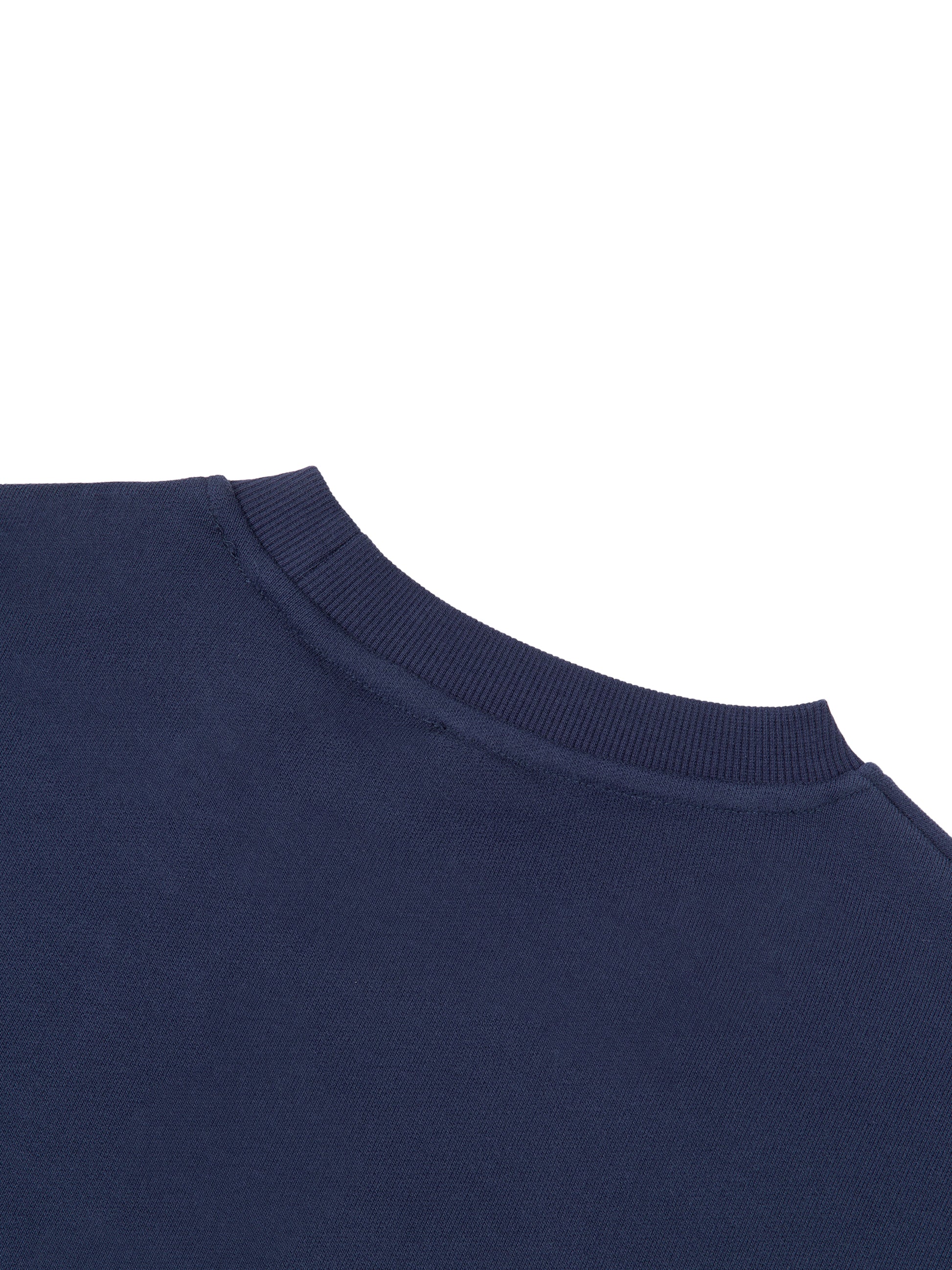 Kids fleece crewneck, navy, crew neck and shoulder seam close-up